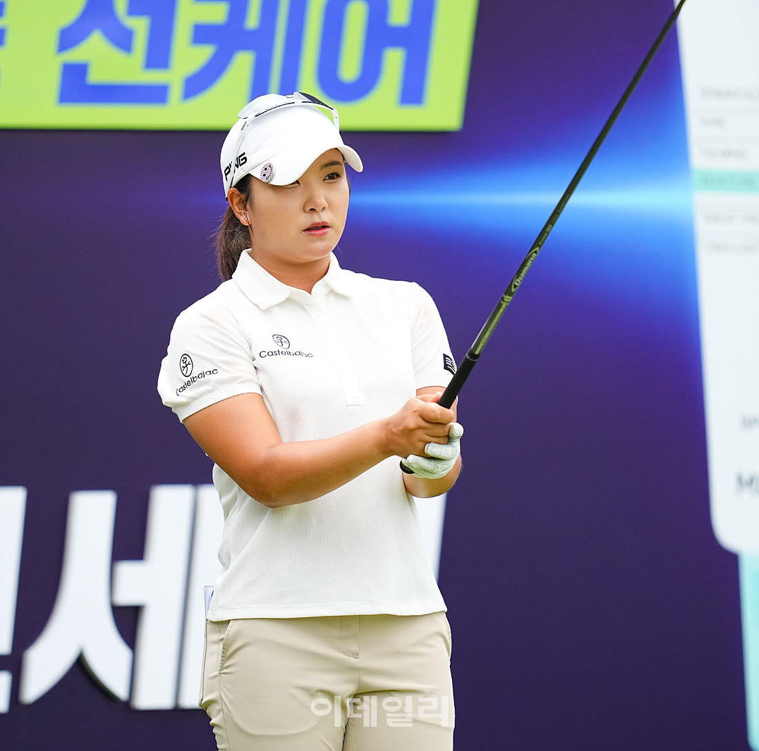 [이데일리 골프IN(포천)=조원범 기자]몽베르CC에서 열린 메디힐 한국일보 챔피언십 1번홀에서 유서연이 경기를 치르고 있다.