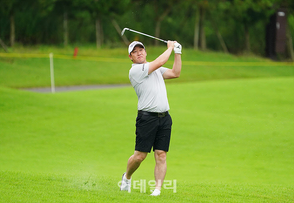 [포토] 강경남, 정교하게