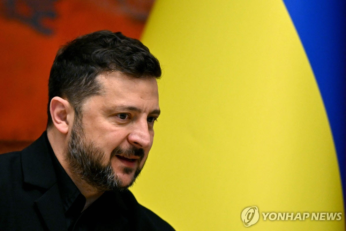 우크라이나의 볼로디미르 젤렌스키 대통령이 베오그라드의 세르비아 궁전에서 세르비아 대통령과의 회동에 참석했다. (사진=연합뉴스)