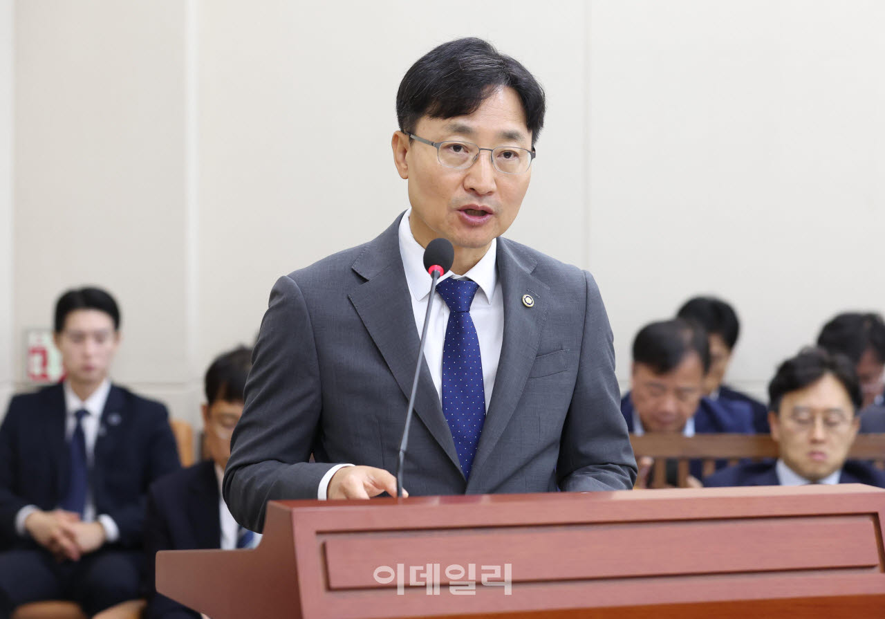 [포토]재경위 전체회의, '제안설명하는 임광현 국세청장'