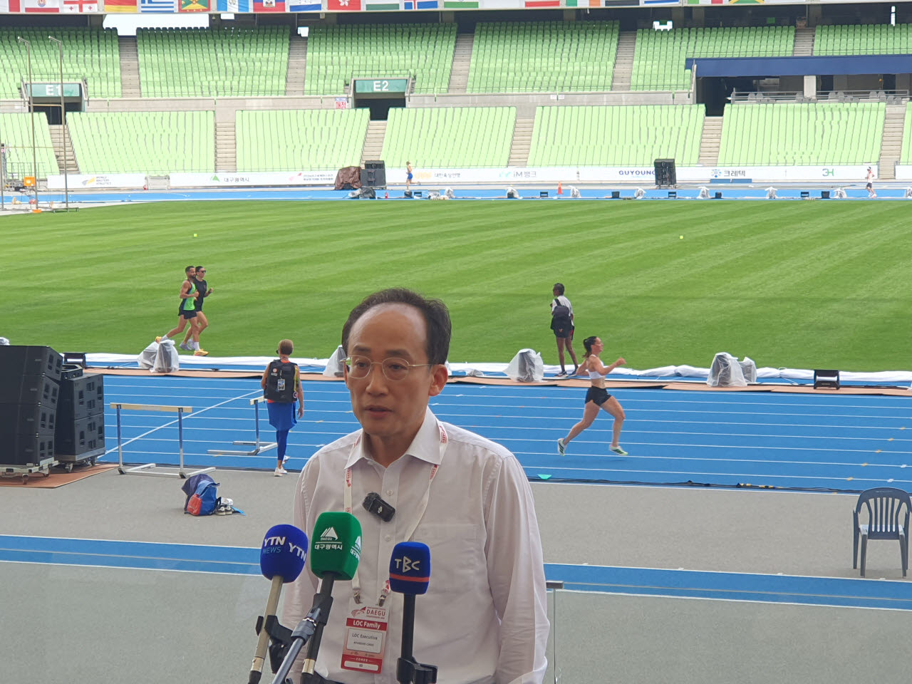 추경호 대구시장이 2026대구세계마스터즈육상경기대회 개막을 앞두고 20일 대구스타디움을 찾아 경기시설과 참가자 지원체계 등을 점검한 후 언론브리핑을 하고 있다.(사진=홍석천 기자)