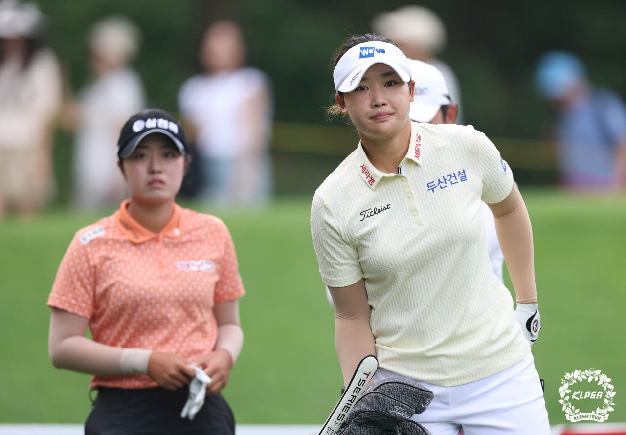 왼쪽부터 서교림과 김민솔.(사진=KLPGA 제공)