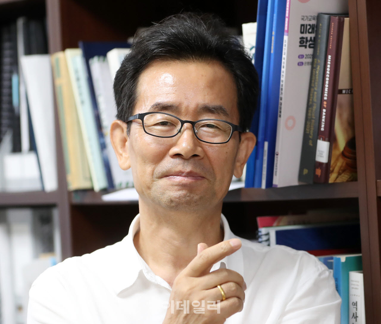 김자봉 은행법학회장이 서울 중구 은행회관에서 이데일리와 인터뷰를 진행하고 있다.(사진=김태형 기자)