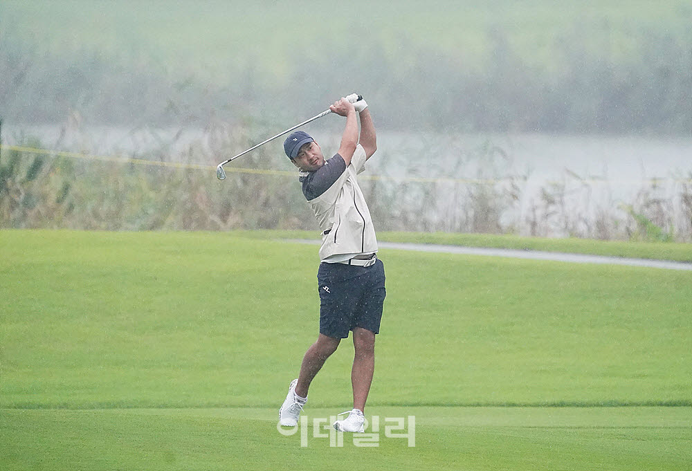 [포토] 장이근, 노련하게 보낸다