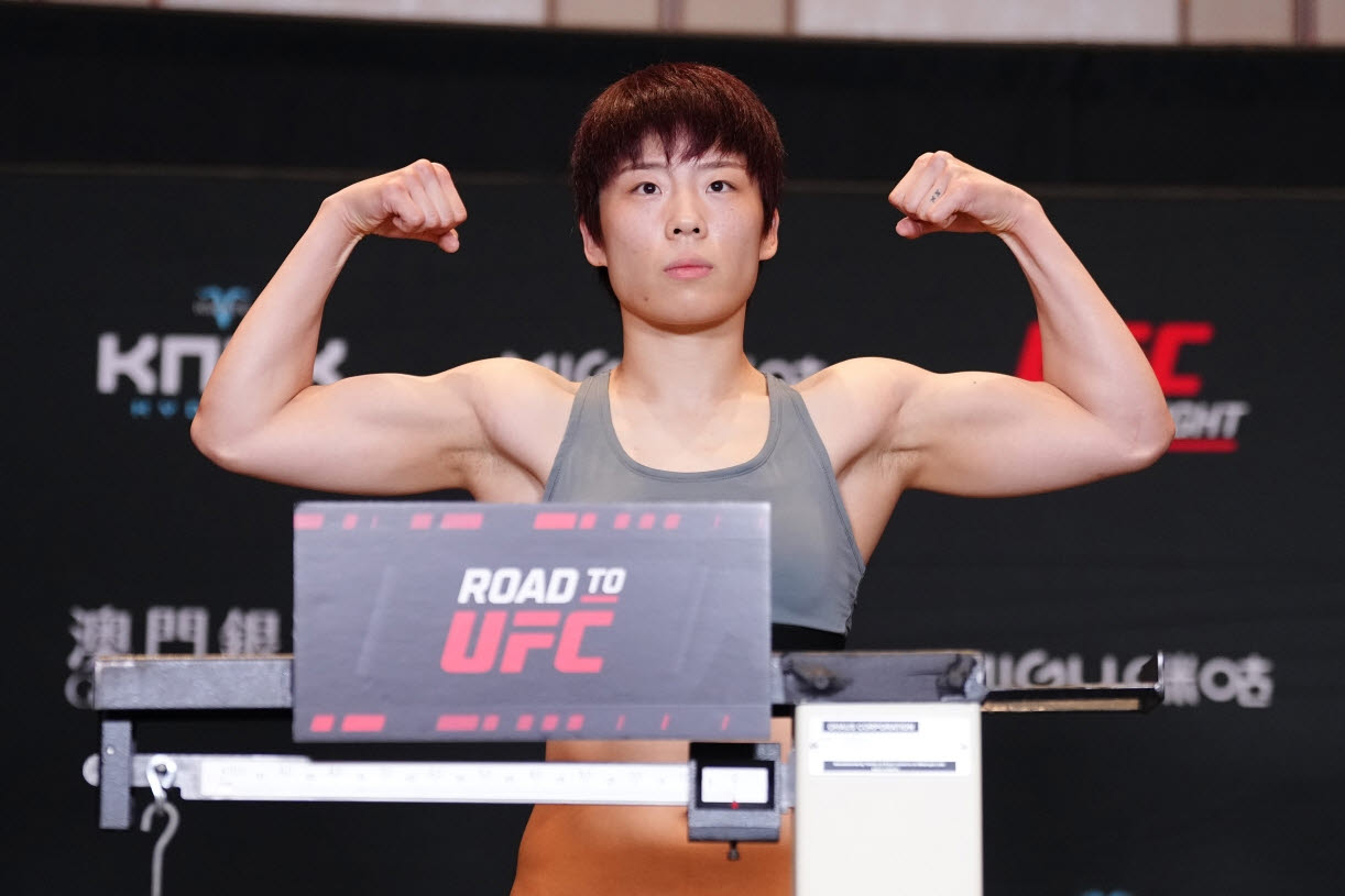 로드 투 UFC 시즌5 여성 스트로급 4강전을 앞둔 '더 러시' 박보현. 사진=UFC