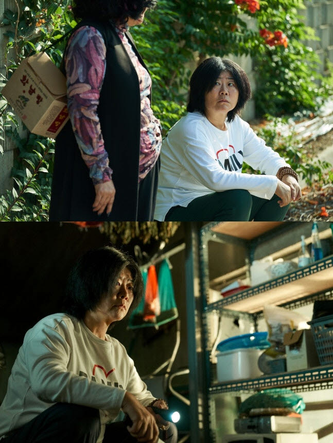 영화 '경주기행' 이정은.(사진=롯데엔터테인먼트)