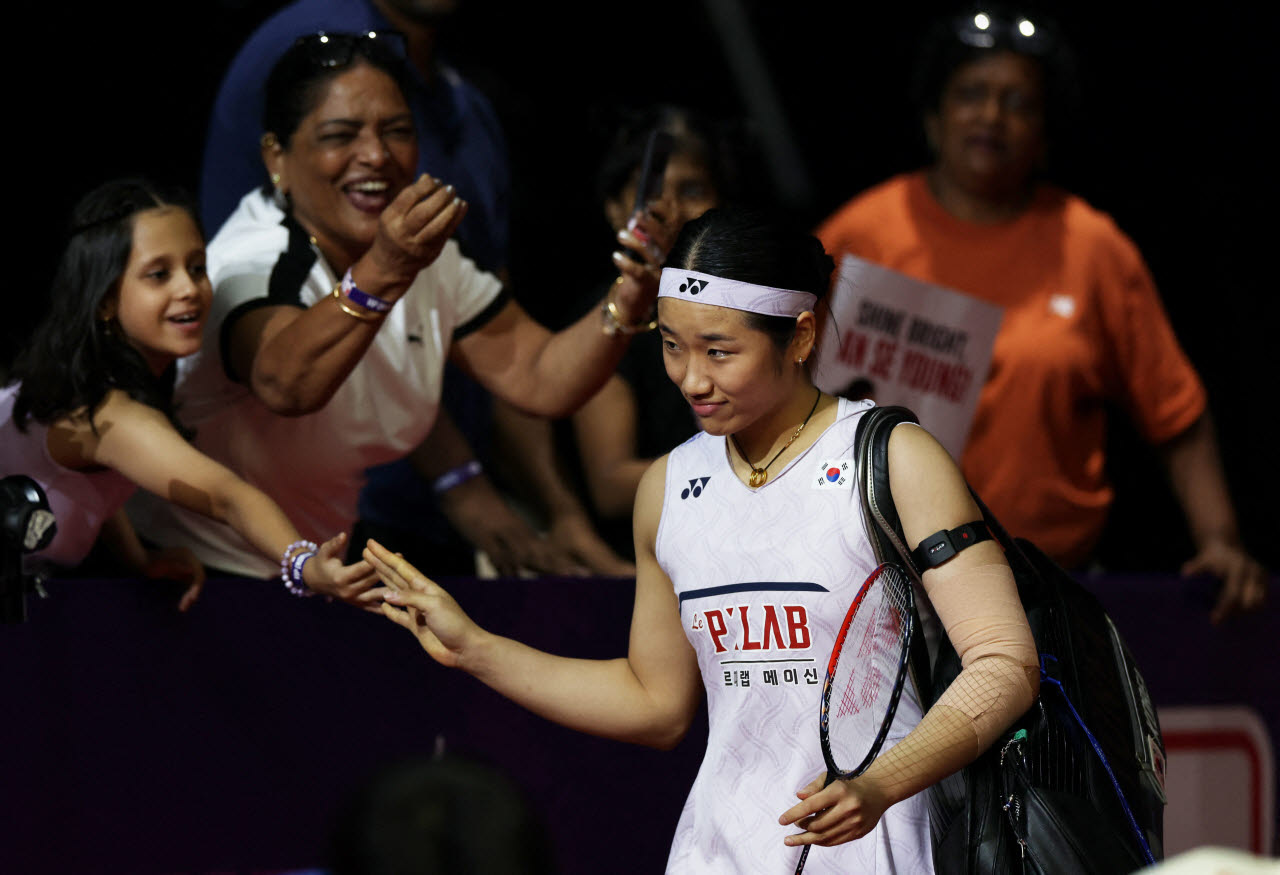 21일 인도 뉴델리에서 열린 2026 세계배드민턴연맹(BWF) 세계선수권대회 여자 단식 8강전에 출전한 안세영(사진=로이터)