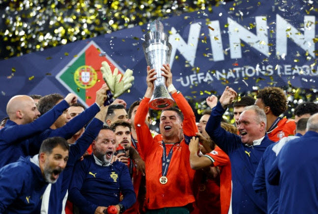 2024~2025 UEFA 네이션스리그에서 우승한 포르투갈 대표팀. (사진=AFPBB NEWS)