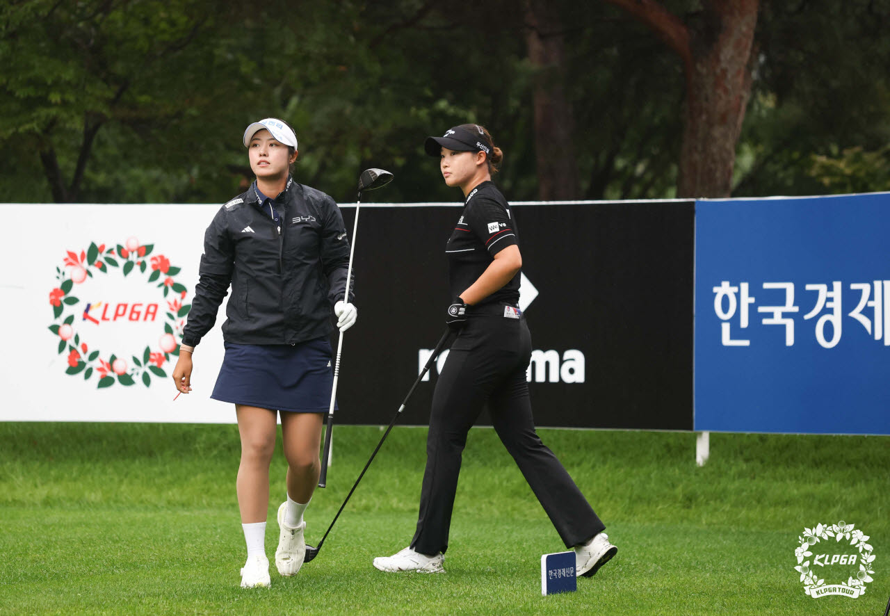 왼쪽부터 서교림과 김민솔.(사진=KLPGA 제공)