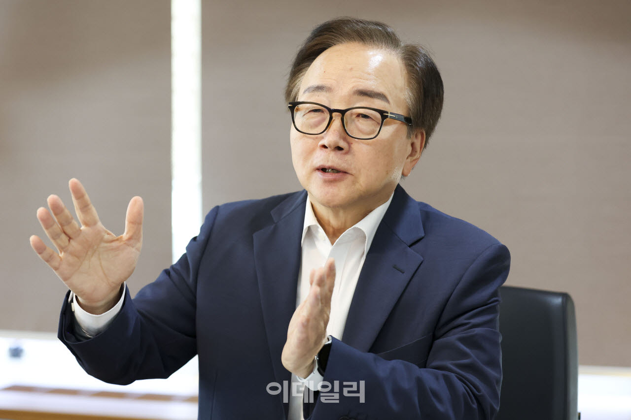 이동근 한국경영자총협회 상근부회장이 지난 20일 서울 마포구 경총회관에서 이데일리와 인터뷰 하고 있다. (사진=이영훈 기자)