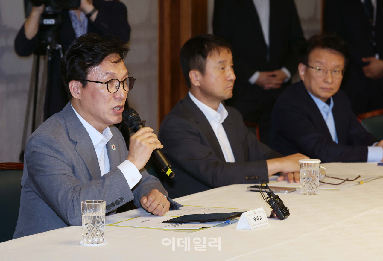 김민석 더불어민주당 대표가 23일 서울 종로구 총리공관에서 열린 고위당정협의회에서 인사말을 하고 있다. (사진=방인권 기자)