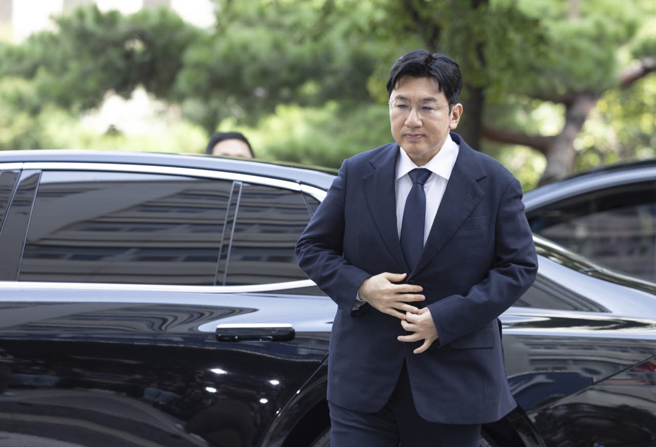 지난해 9월 경찰에 출석한 방시혁 하이브 의장(사진= 뉴시스)