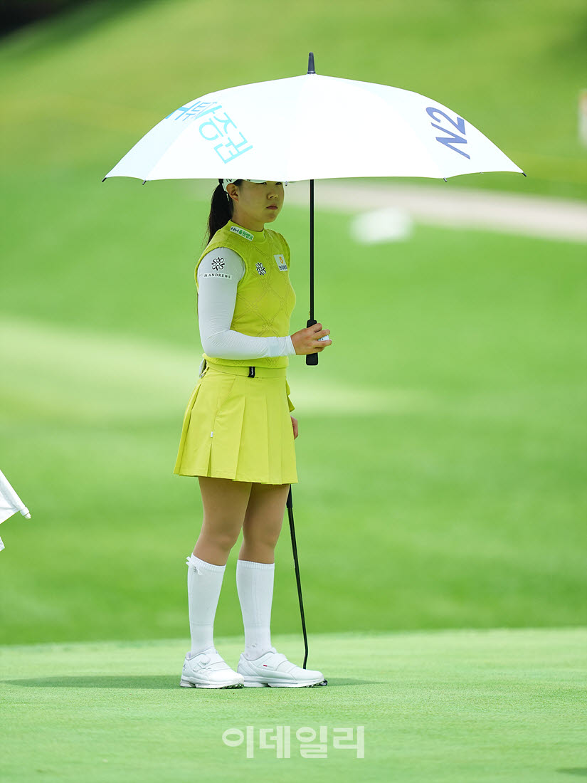 [포토]최정원,퍼트라인을 보며 기다려요