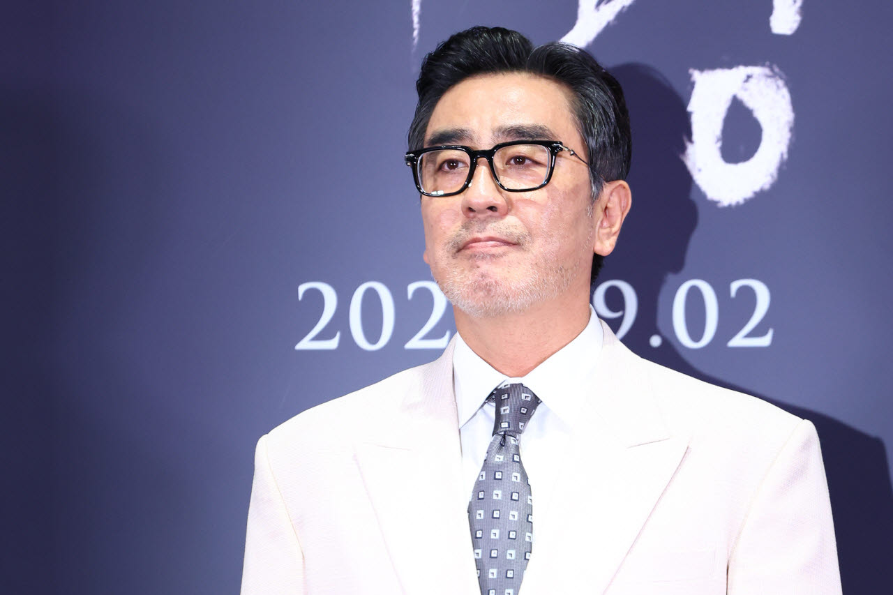배우 류승룡이 24일 오후 서울 강남구 메가박스 코엑스에서 열린 영화 '비광' 언론시사회에서 포즈를 취하고 있다.(사진=뉴시스)