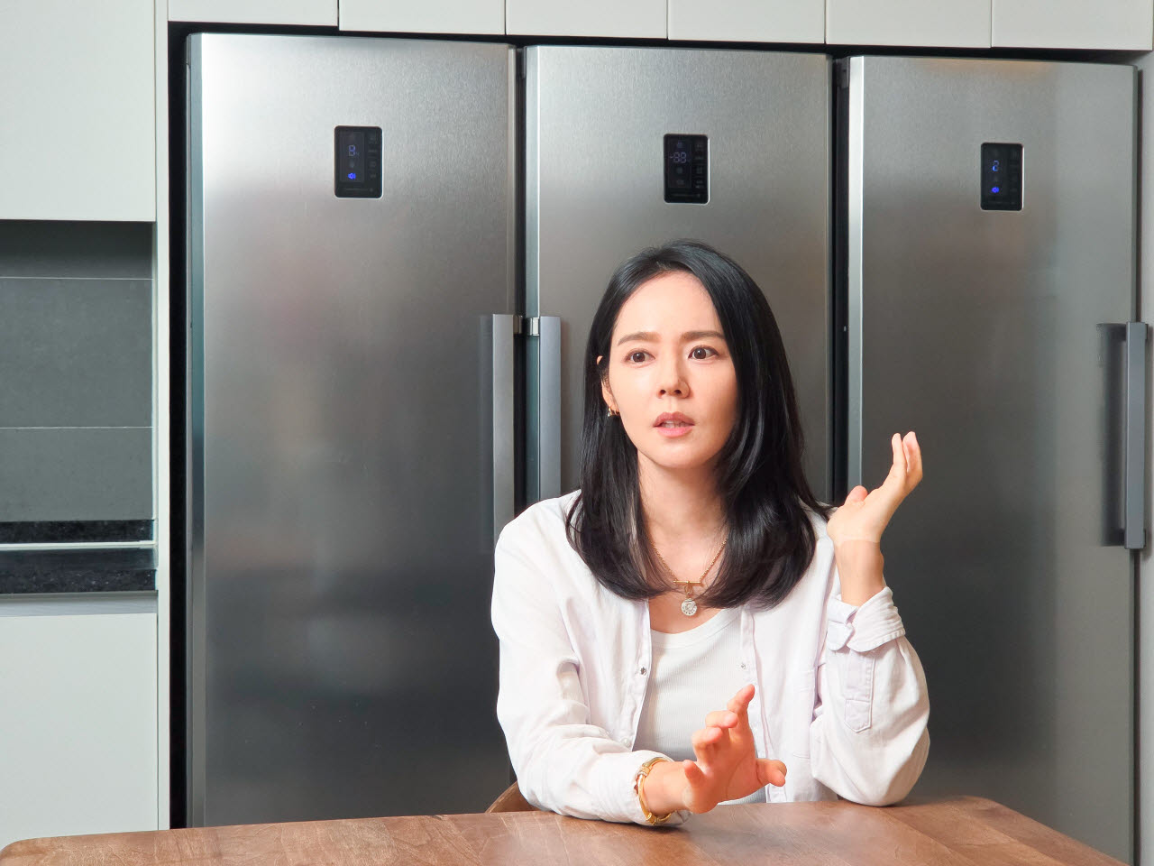 배우 한가인이 14년째 사용 중인 삼성 냉장고. (사진=삼성전자)
