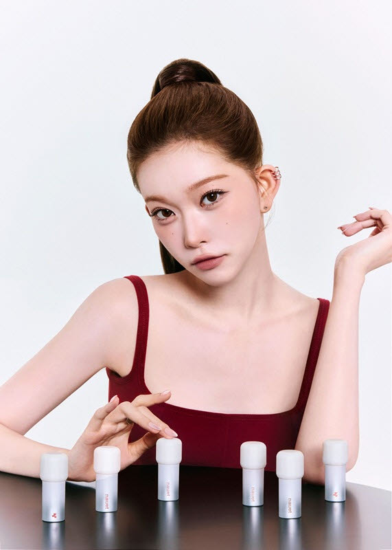 노에트 브랜드 모델 가수 츠키