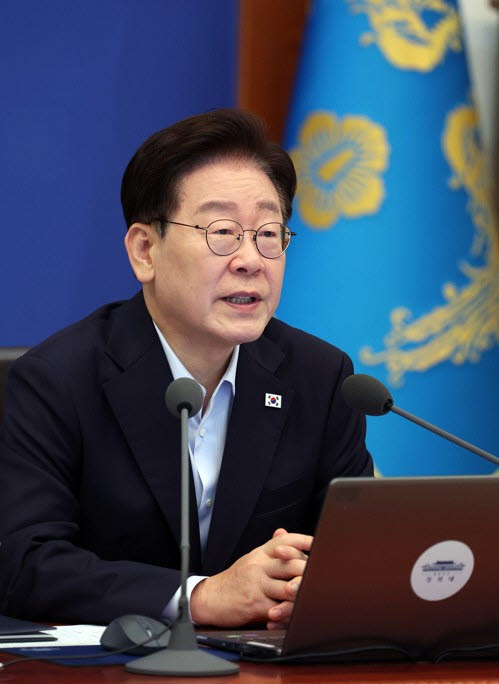 이재명 대통령이 25일 청와대에서 열리는 제 37회 국무회의에서 모두 발언하고 있다. (사진=연합뉴스)