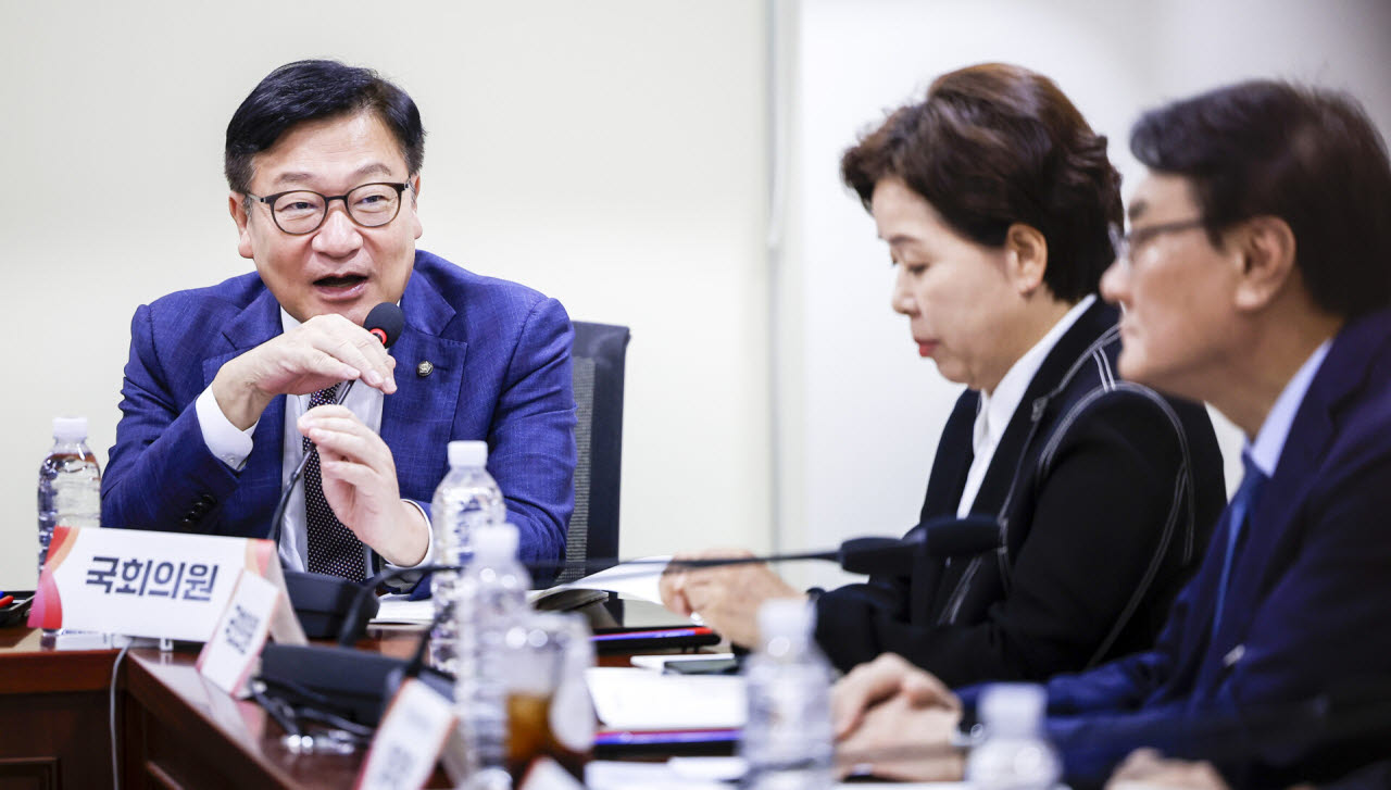 정점식 국민의힘 원내대표가 25일 서울 여의도 국회 의원회관에서 열린 '청년 고용절벽과 기회 양극화 해소 방안: 소멸하는 청년 일자리, 첫 연봉이 생애 계층으로' 토론회에 참석해 인사말을 하고 있다. (사진=뉴시스)