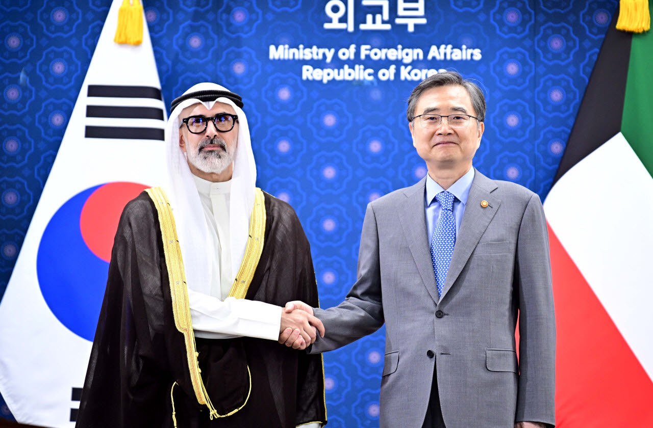 조현 외교부 장관은 25일 서울에서 자라 자베르 알-아흐마드 알-사바(Jarrah Jaber Al-Ahmad Al-Sabah) 쿠웨이트 외교장관과 회담을 진행했다. (사진=외교부)