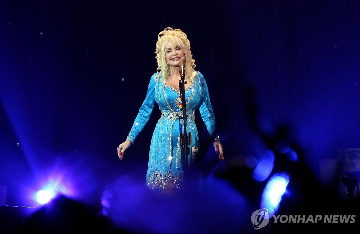 전설적인 미국 싱어송라이터이자 컨트리 음악의 전설인 돌리 파튼이 향년 80세를 일기로 별세했다. (사진=연합뉴스)