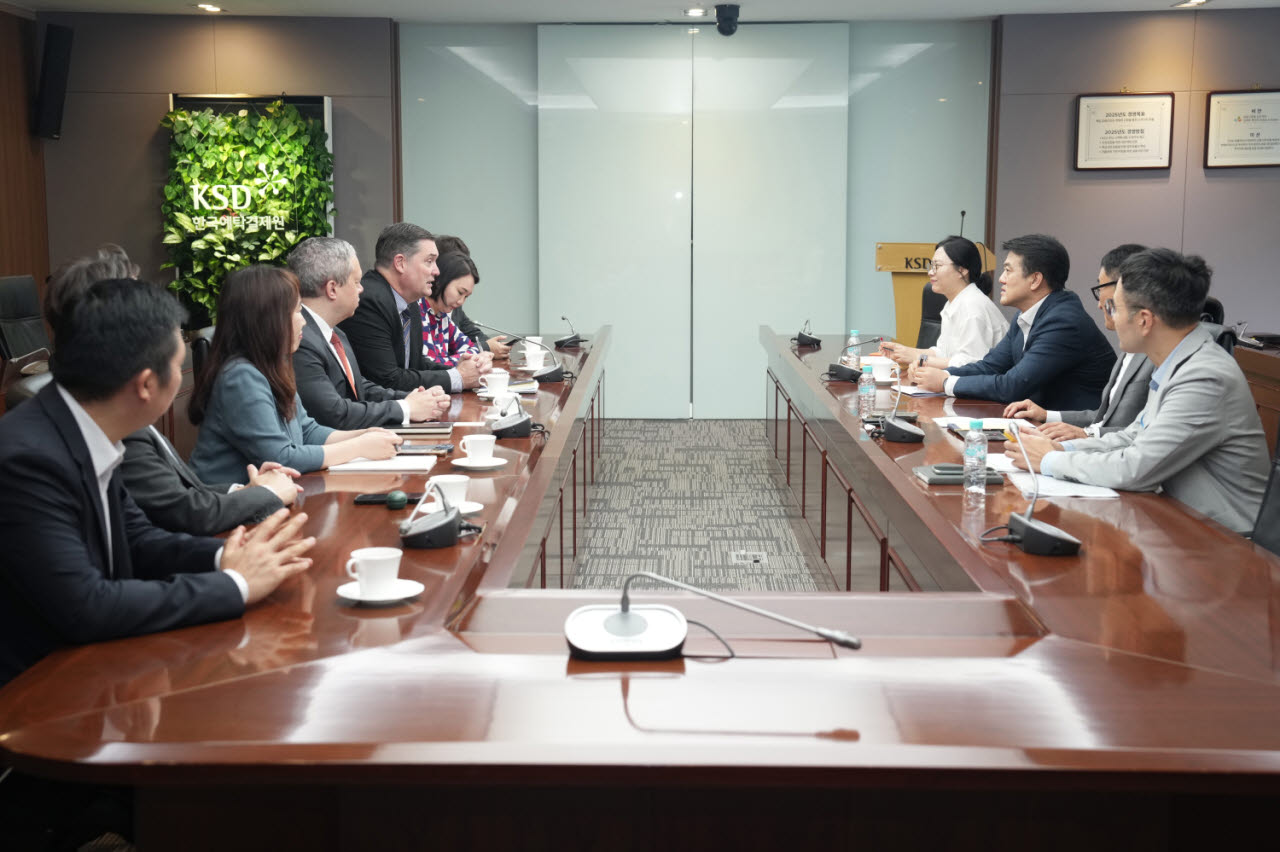 한국예탁결제원 부산본사에서 예탁결제원·씨티은행 간 회의 중인 모습.(사진=한국예탁결제원)