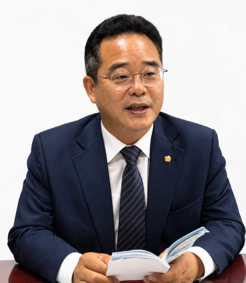 더불어민주당 정책위원회 수석부의장을 맡고 있는 민병덕 의원. (사진=이데일리 서민지 기자)
