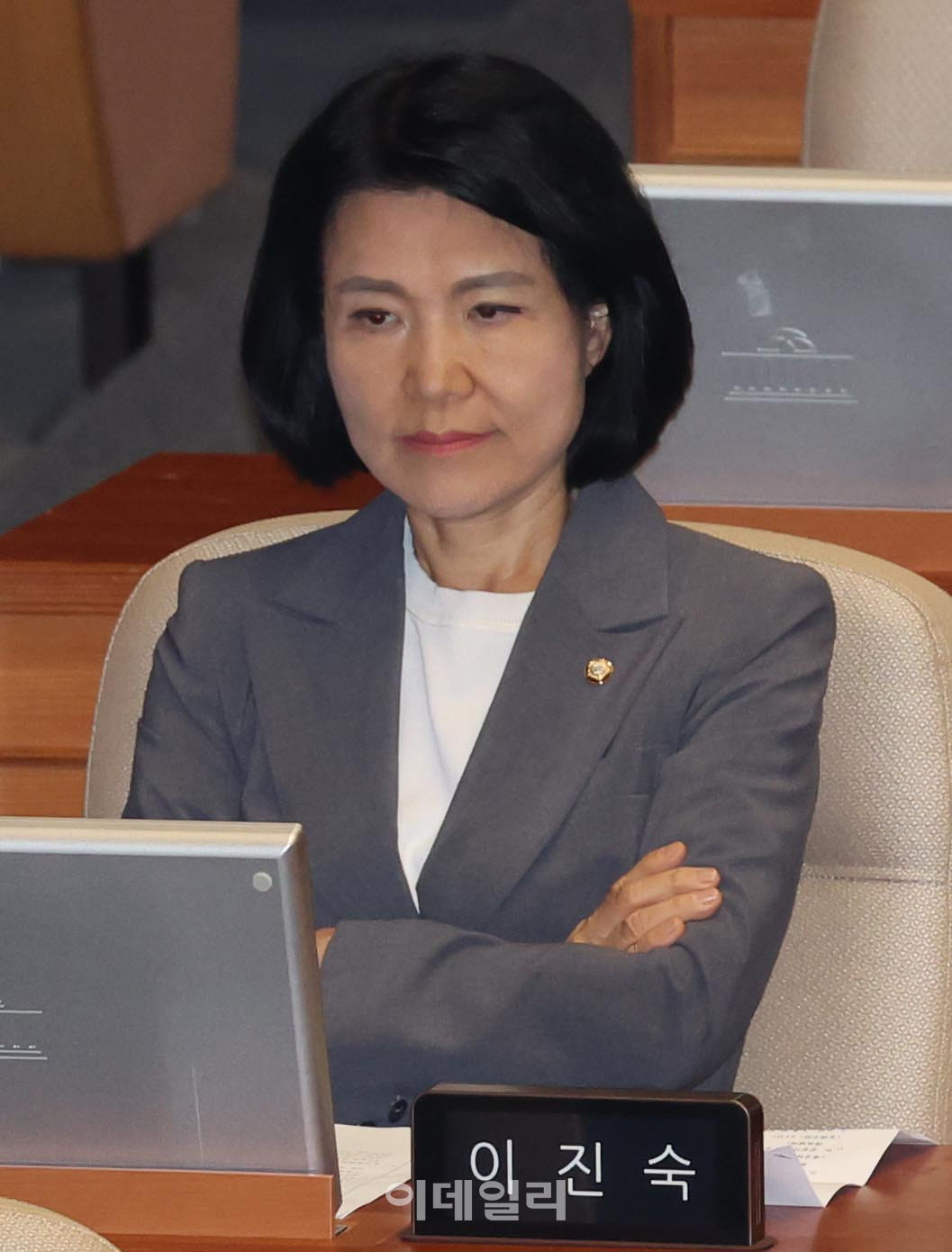 본회의 참석한 이진숙 의원. (사진=노진환 기자)