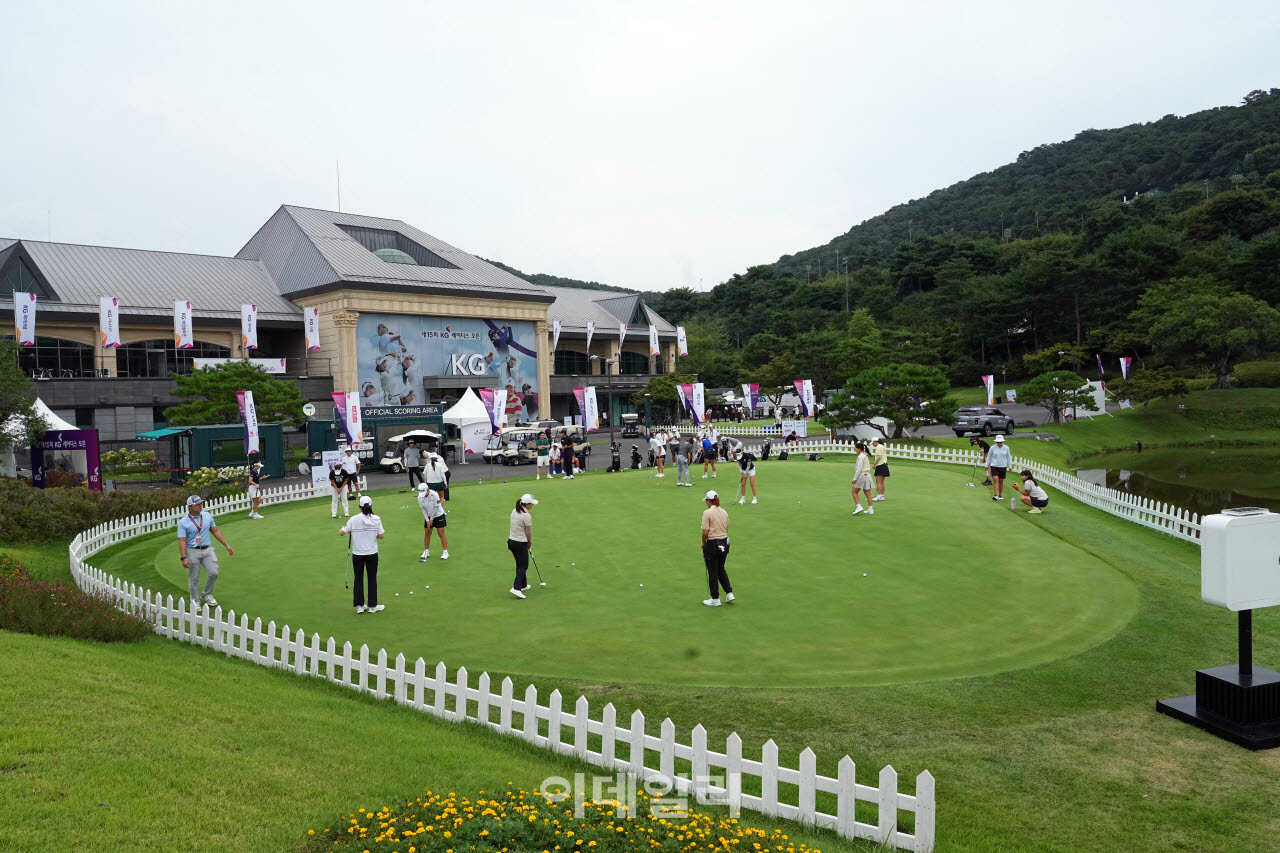 [포토]'제15회 KG 레이디스 오픈' 연습하고 있는 선수들