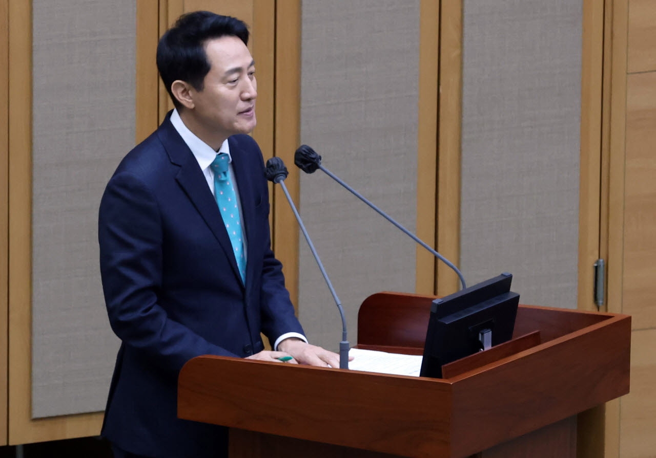오세훈 서울시장이 27일 서울 중구 서울시의회에서 열린 '제339회 서울시의회 임시회'에서 시정질문에 답하고 있다. (사진=방인권 기자)
