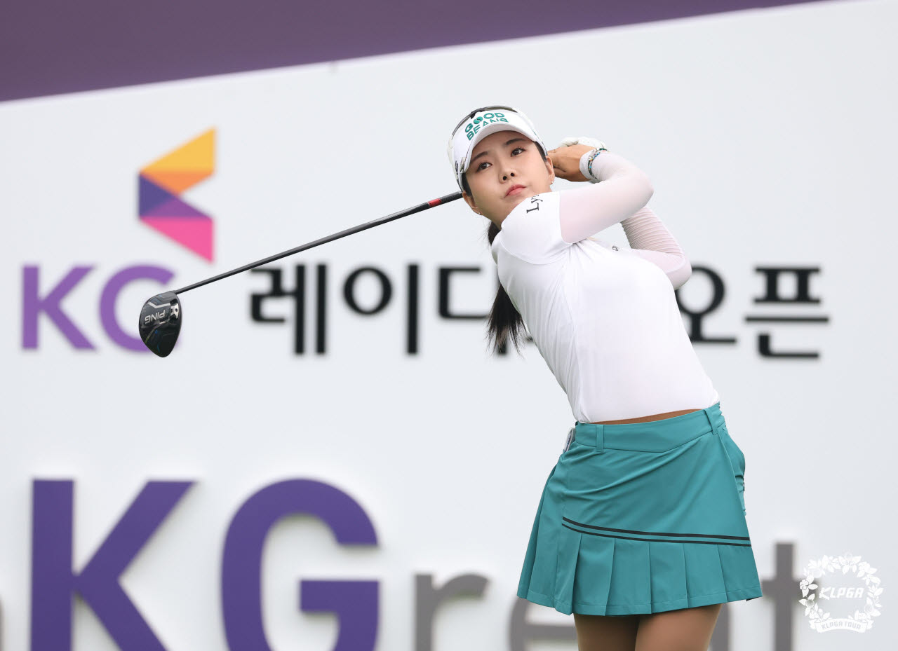 10번홀에서 티샷하는 장은수. (사진=KLPGA)