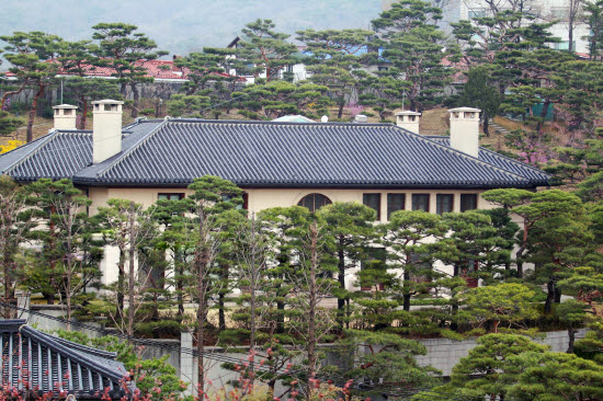 명당 '정주영 자택' 3번째 유찰…392억→201억 뚝