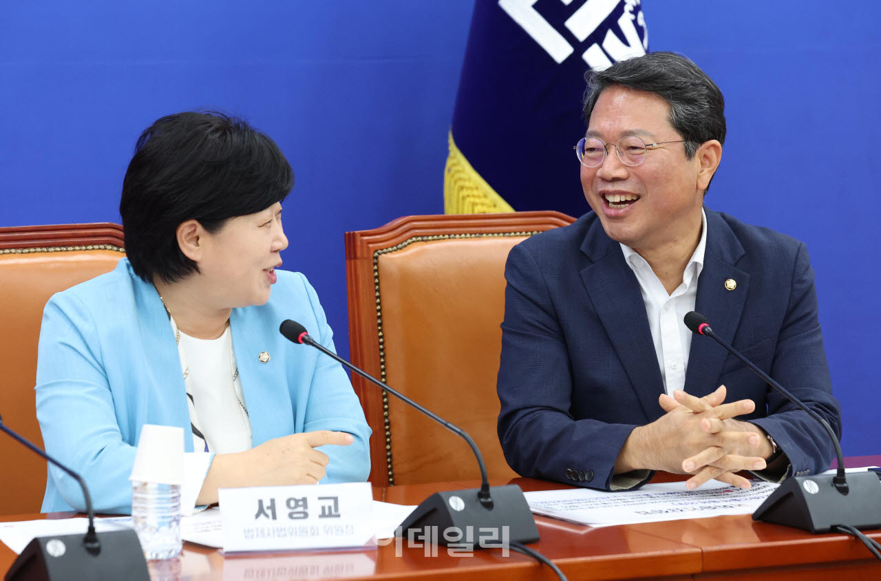 [포토]미소 보이는 김승원 의원, '법무부 장관에 내정'