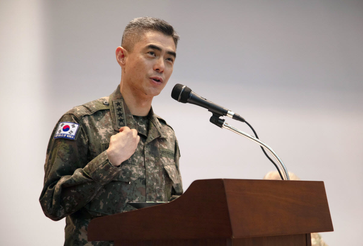 강신철 국방부 장관 후보자가 지난 2023년 11월 한미연합군사령부 부사령관 취임식 당시 취임사를 하고 있다. (사진=연합뉴스)