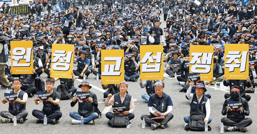 일감은 넘치는데 파업 위기…K조선, 호황의 역설