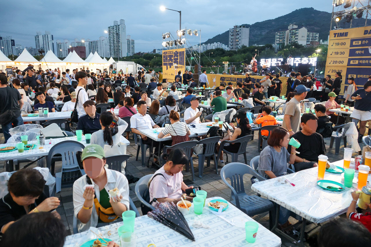 28일, 29일 양일간 장안1수변공원에서 열린 ‘2026 동대문구 맥주축제’ 전경. (사진=동대문구)