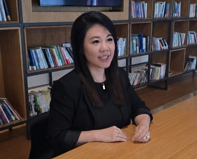 글로벌 헤드헌팅사 HRCap의 스텔라김 대표가 지난 27일 서울 서대문구 이데일리 본사에서 인터뷰를 하고 있다. (사진=이데일리)