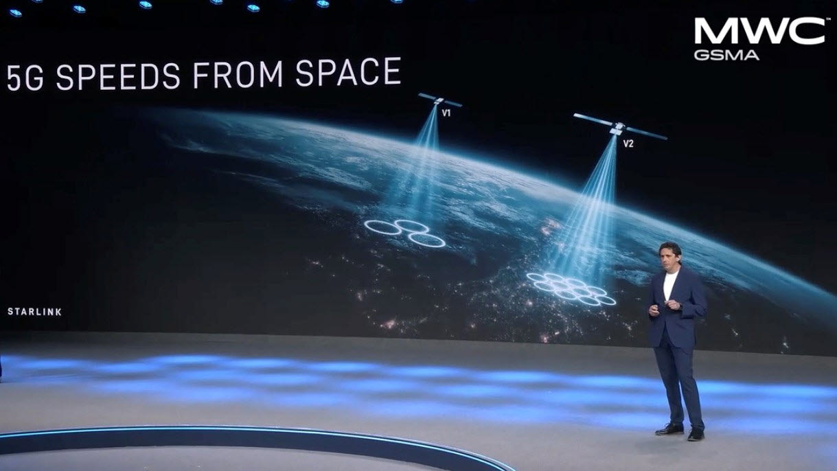 마이클 니콜스(Michael Nicolls) 스페이스X 위성 엔지니어링 부사장이 MWC 2026 참석자들에게 스타링크의 차세대 'V2(버전 2)' 위성군 구축 계획을 소개했다.