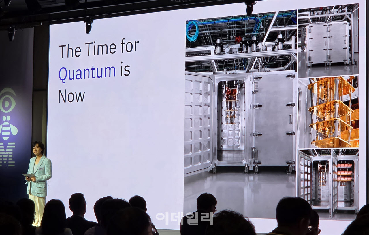 이수정 한국IBM 사장이 1일 서울 웨스틴 파르나스에서 열린 'IBM AI 서밋 코리아 2026'에서 기조연설을 하고 있다. (사진=한광범 기자)