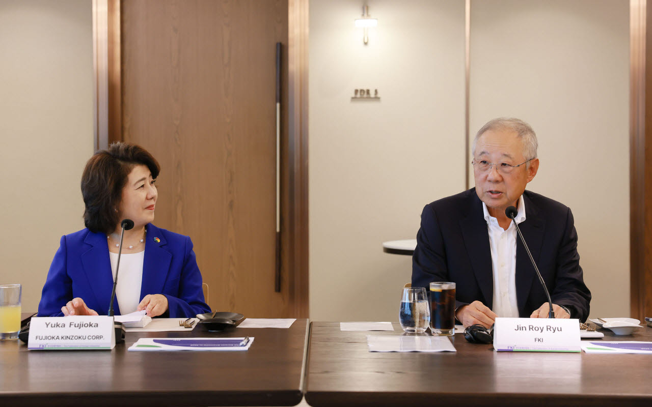 류진 한국경제인협회 회장이 1일 FKI타워에서 열린 '한경협-간사이경제동우회 간담회'에 참석해 인사말을 하고 있다. (사진=한국경제인협회)