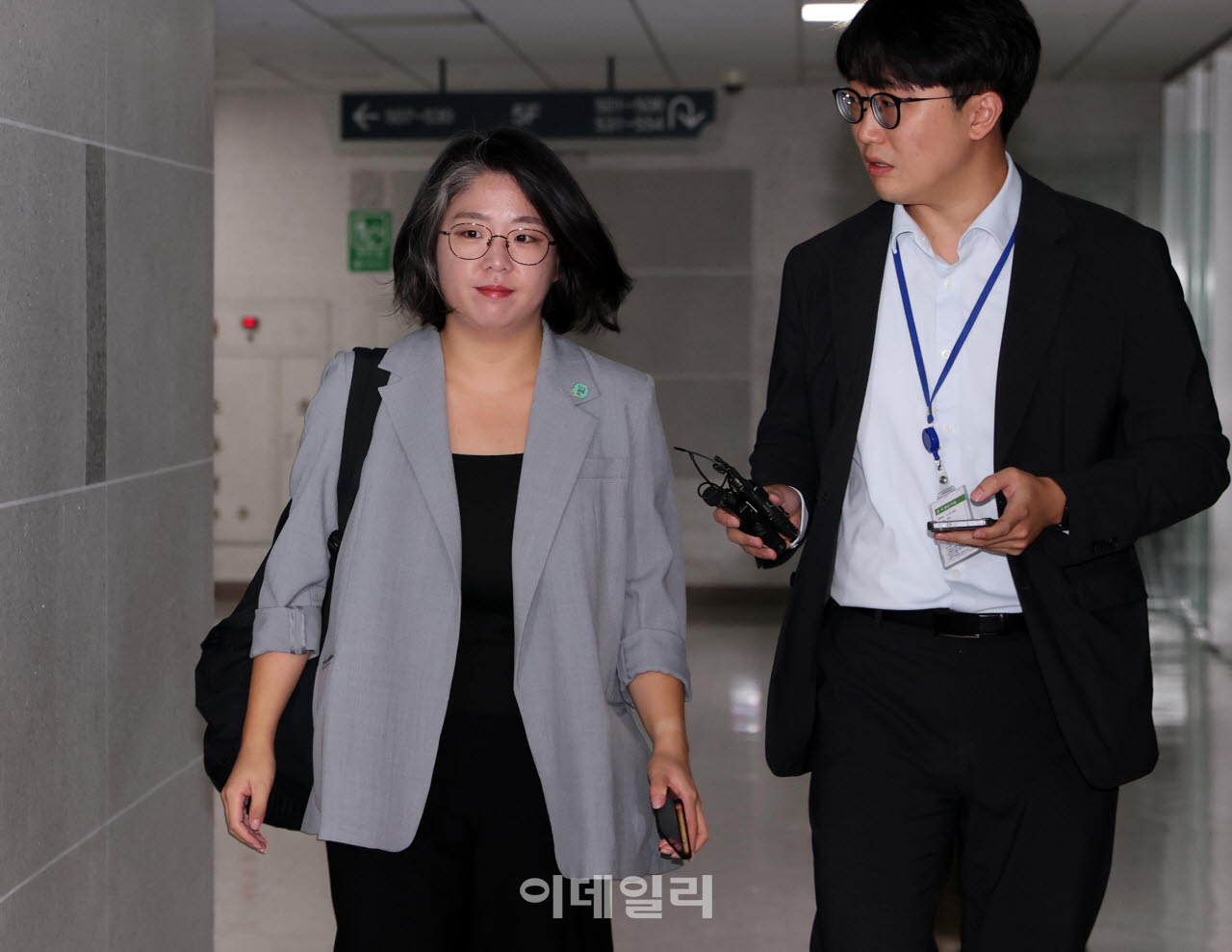 성평등가족부 장관 후보자로 지명된 용혜인 기본소득당 의원이 1일 서울 여의도 국회 의원회관으로 출근하고 있다. (사진=노진환 기자)