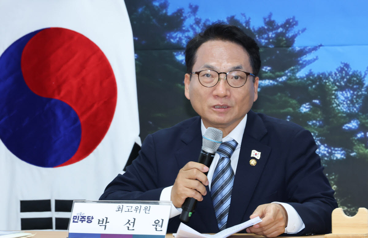 더불어민주당 박선원 최고위원이 26일 경북 안동시 민주당 경북도당 사무실에서 열린 최고위원회의에서 발언하고 있다. (사진=연합뉴스)