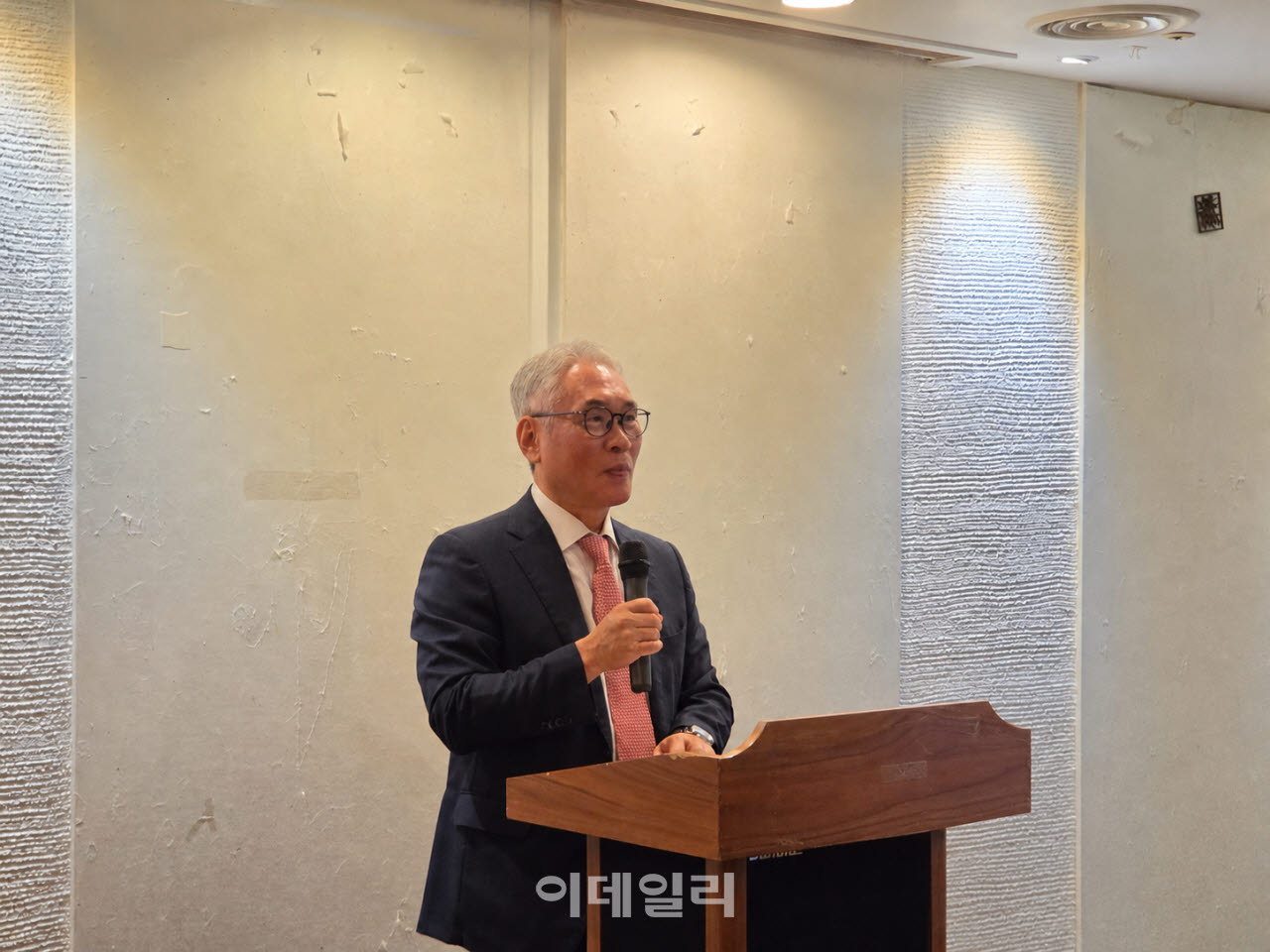 김민호 KISO 허위조작정보심의특별위원장이 2일 간담회에서 발언하고 있다.(사진=이소현 기자)