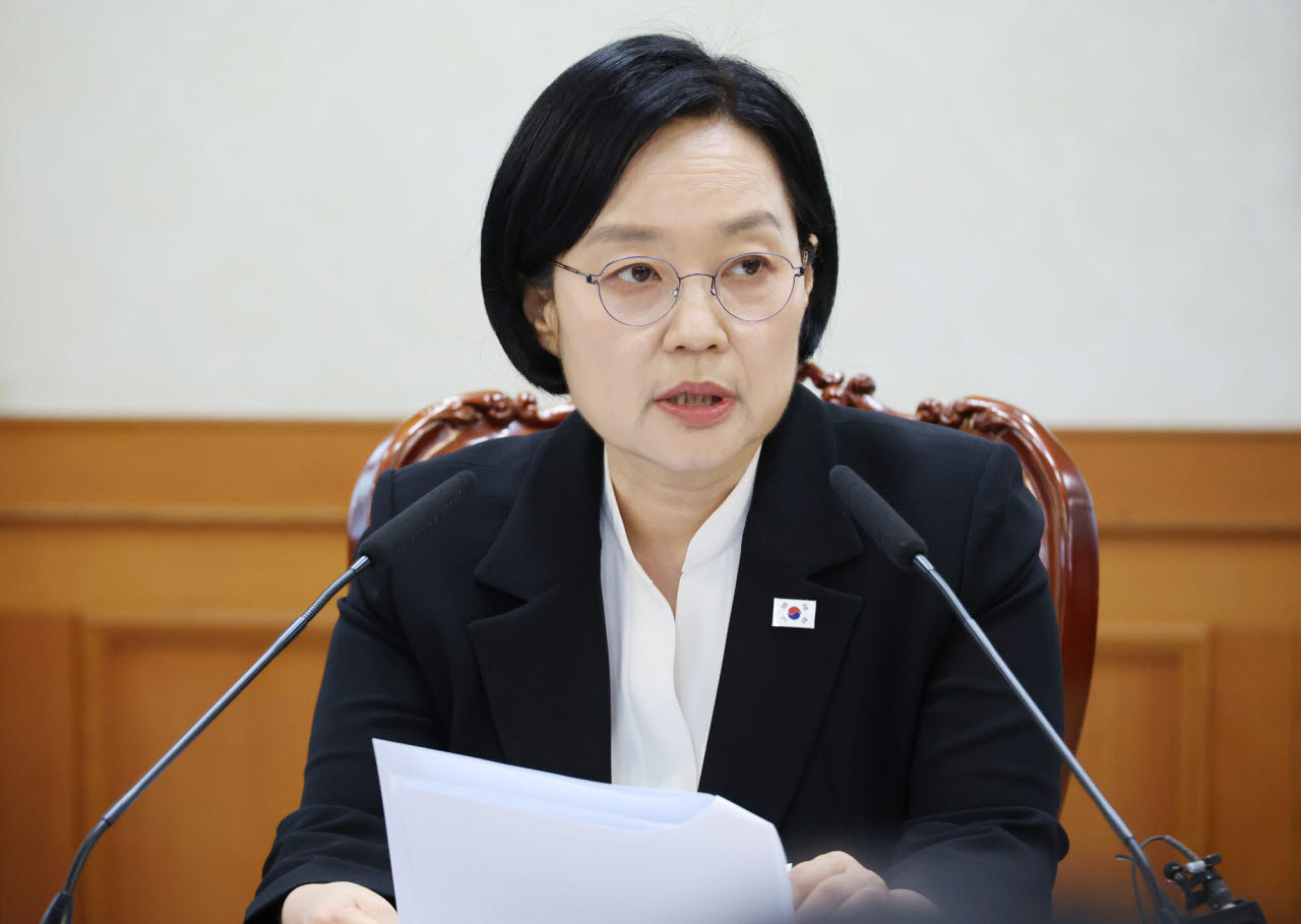 한성숙 국무총리가 1일 서울 종로구 정부서울청사에서 열린 국토대전환 범정부 추진협의회 제4차 회의에서 발언하고 있다.(사진=연합뉴스)