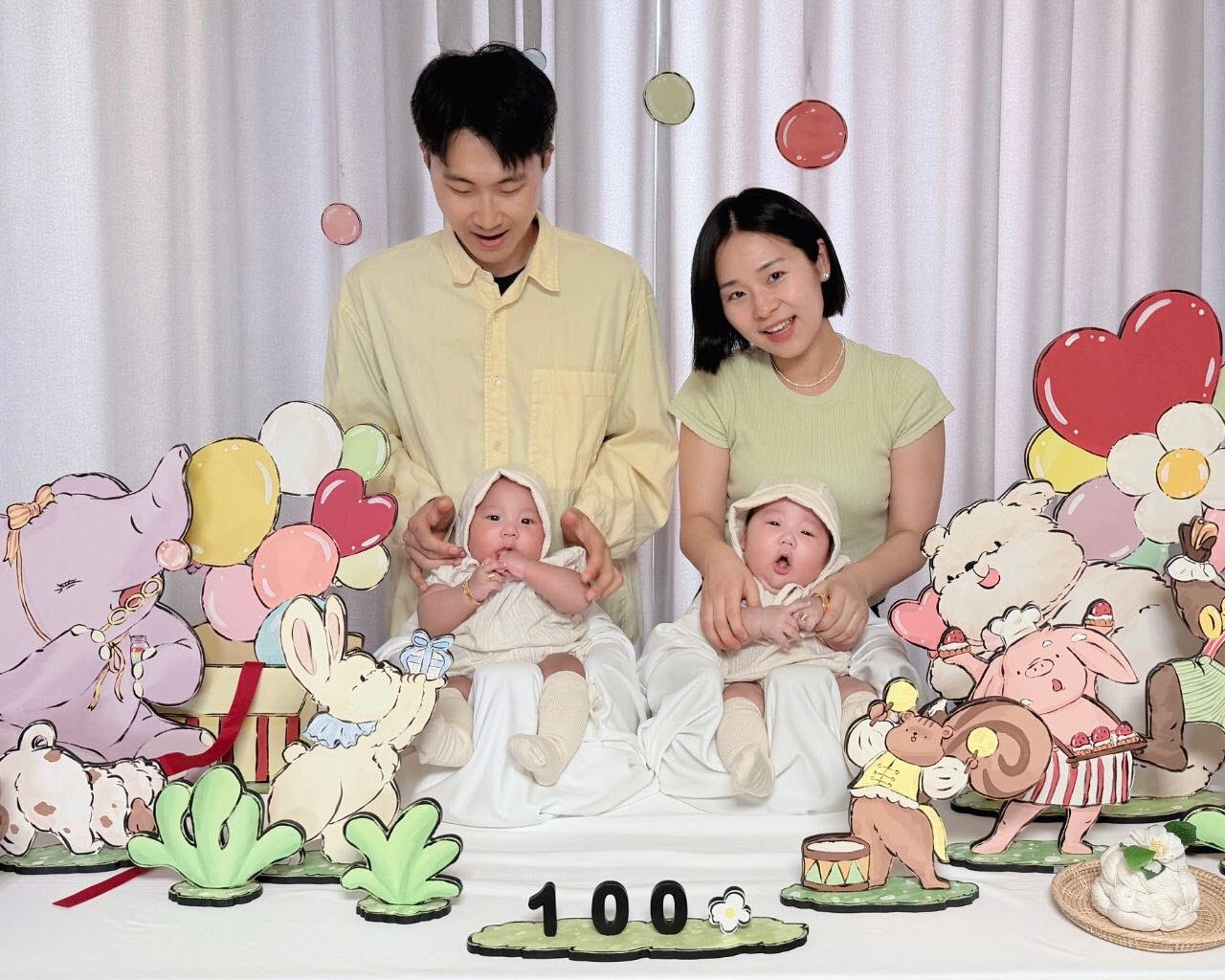 지난 3월 쌍둥이를 출산해 2000만원의 ‘육아동행지원금’을 받은 김신영 아워홈 책임 가족. (사진=한화M&S)