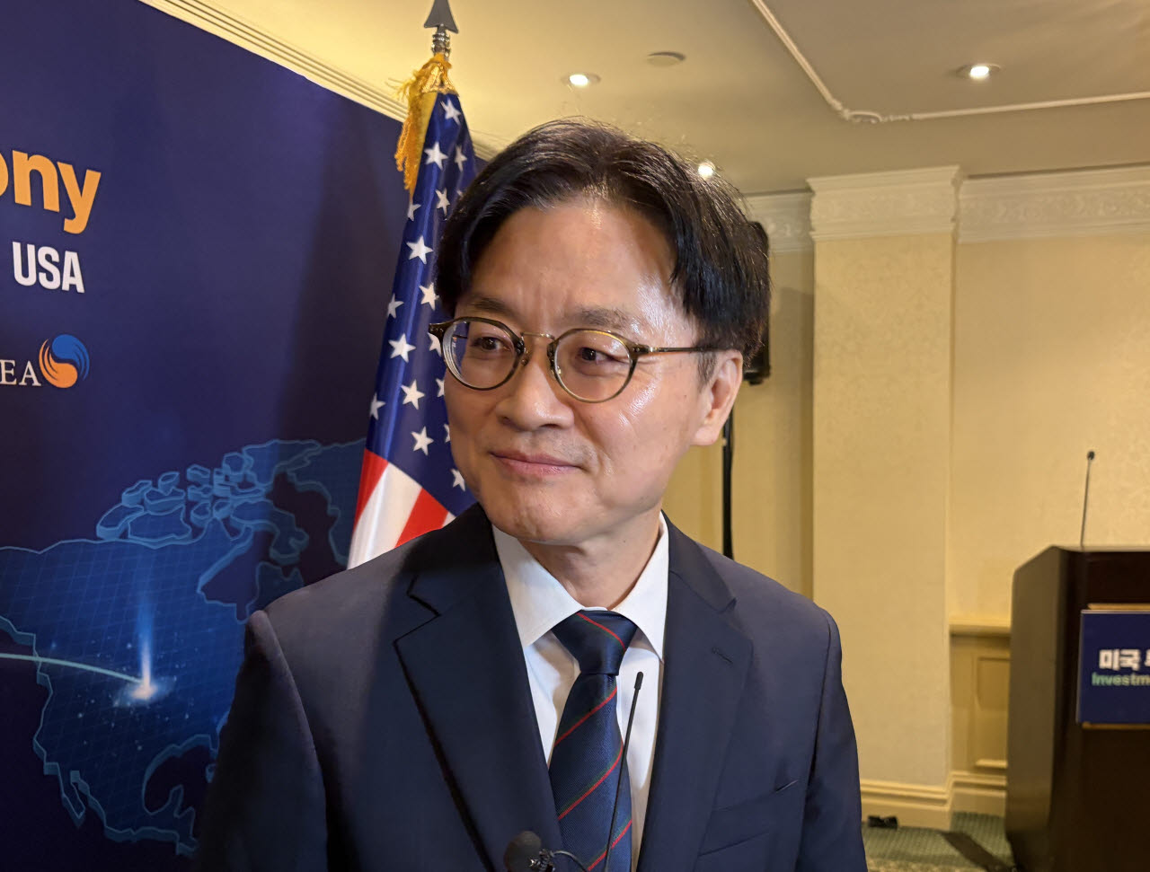김정관 산업통상부 장관이 3일(현지시간) 미 워싱턴DC에서 취재진과 문답하고 있다. (사진=연합뉴스)