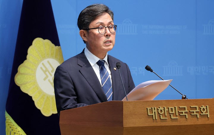 안도걸 더불어민주당 의원이 4일 국회 소통관에서 2027년도 예산안 관련 기자회견을 하고 있다.(사진=연합뉴스)