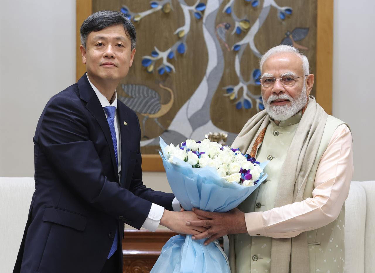 크래프톤 장병규 의장이 4일(현지시간) 인도 뉴델리에서 나렌드라 모디(Narendra Modi) 인도 총리와 회담을 진행했다(사진=크래프톤)