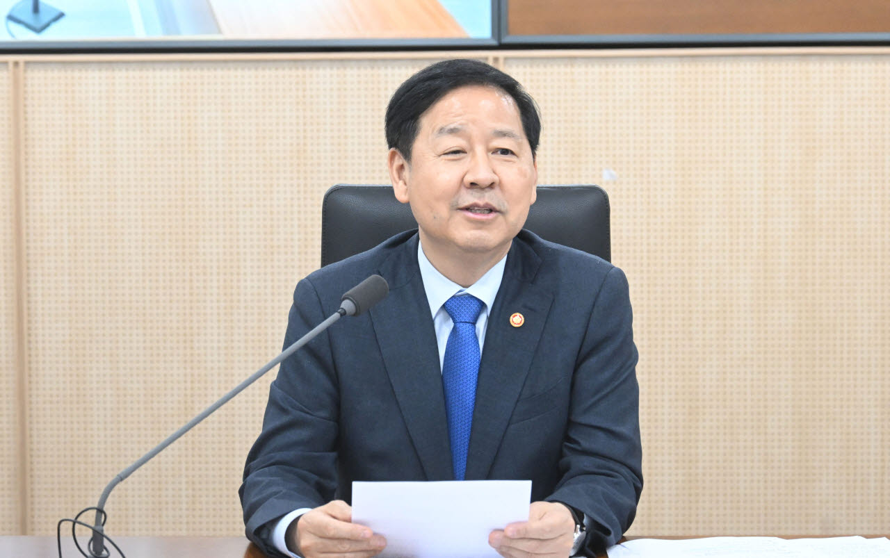 구윤철 부총리 겸 재정경제부 장관이 7일 정부세종청사 중앙동에서 열린 재정경제부 확대간부회의에서 발언하고 있다.(사진=재정경제부)