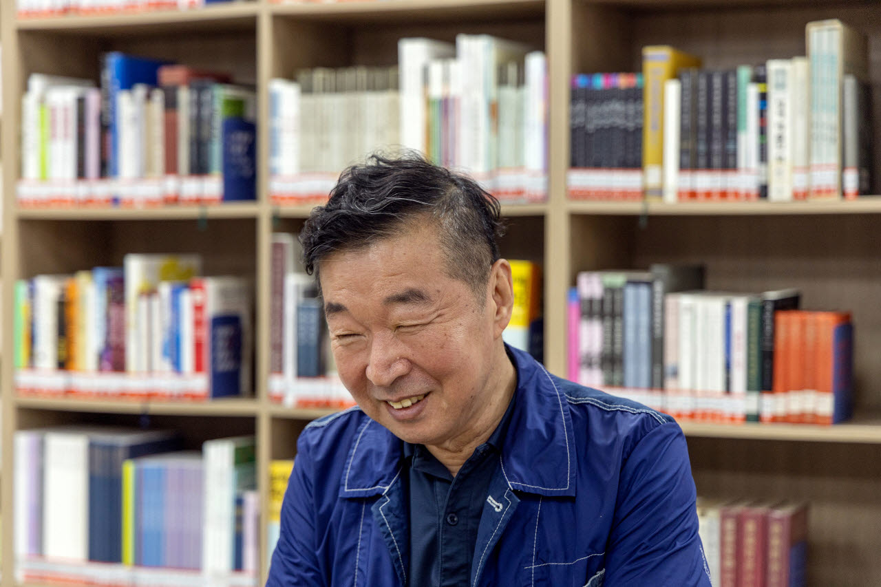정의신 연출이 7일 서울 종로구 세종문화회관에서 인터뷰에 응하고 있다. (사진=세종문화회관)