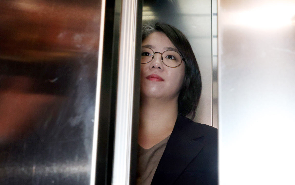 용혜인 성평등가족부 장관 후보자가 9일 서울 서대문구에 마련된 인사청문회 준비 사무실로 출근하고 있다 (사진=연합뉴스)